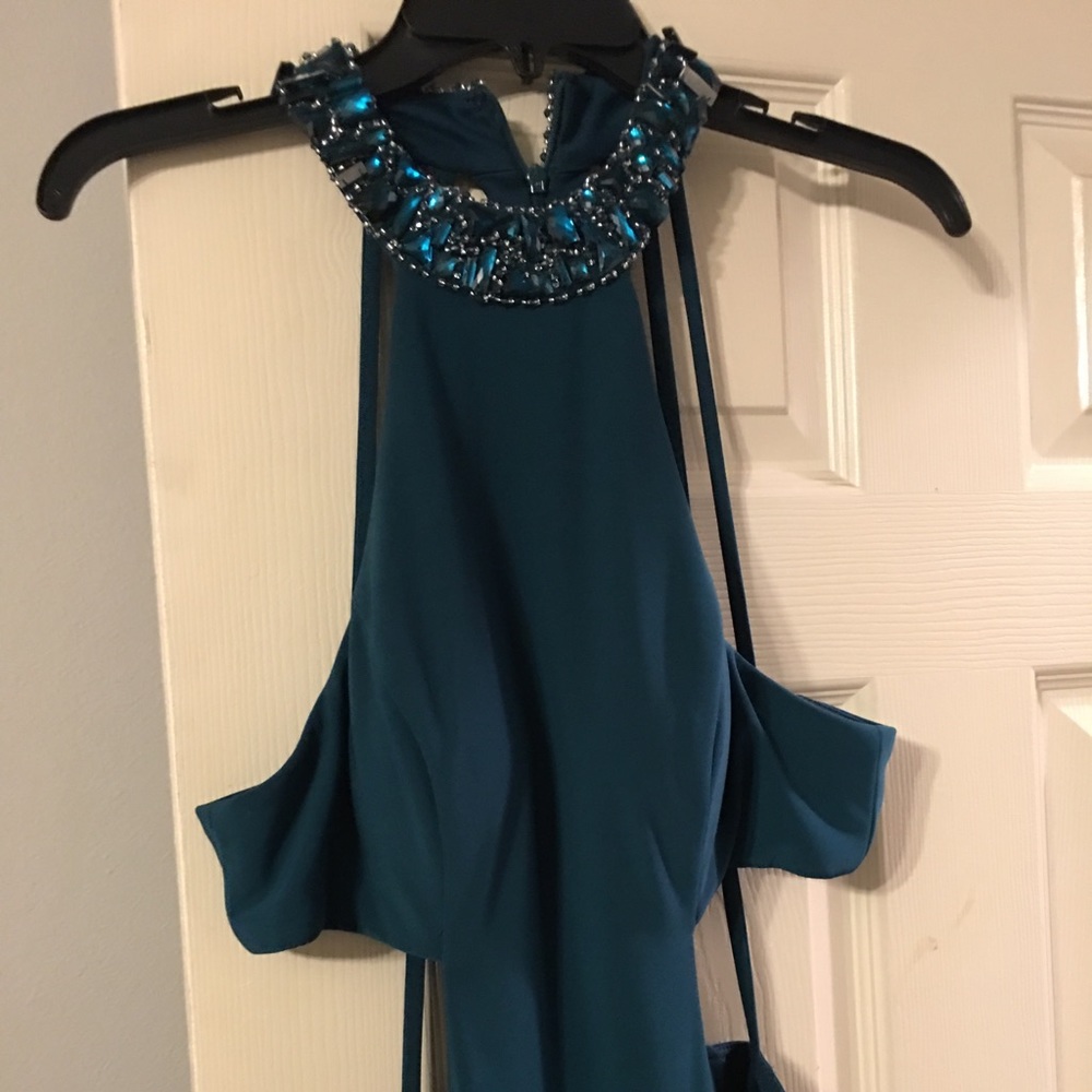 Long formal Gianni Bini green dress